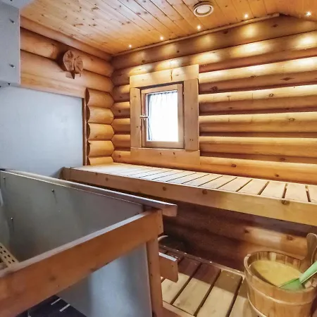 Holiday home Hirvonmoekki By Interhome